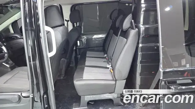 Hyundai Staria 2024 — Фото 12/20