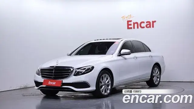 Mercedes-Benz E-Class 2018 — Фото 1/20