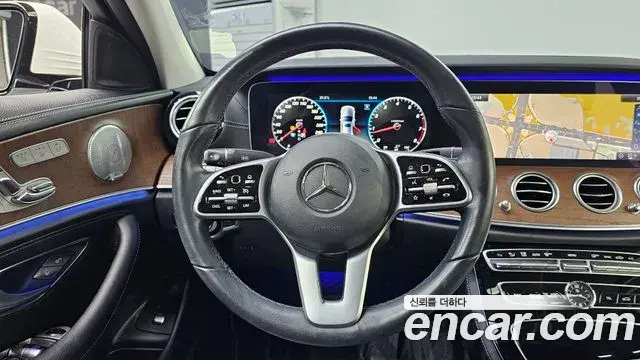 Mercedes-Benz E-Class 2018 — Фото 13/20