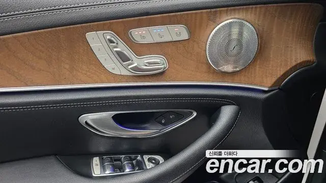 Mercedes-Benz E-Class 2018 — Фото 16/20