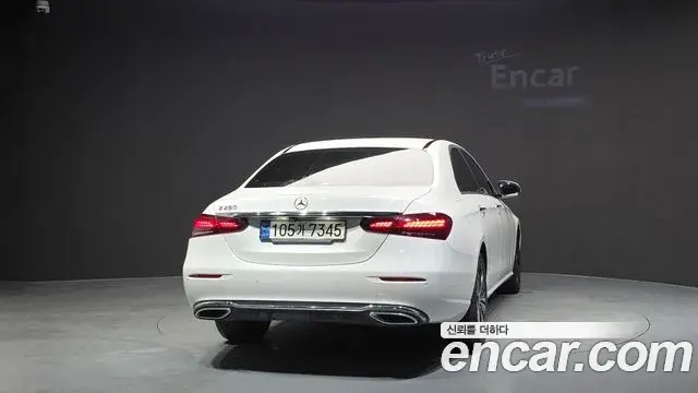 Mercedes-Benz E-Class 2021 — Фото 3/20