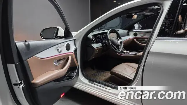 Mercedes-Benz E-Class 2021 — Фото 8/20