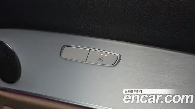 Mercedes-Benz E-Class 2021 — Фото 17/20