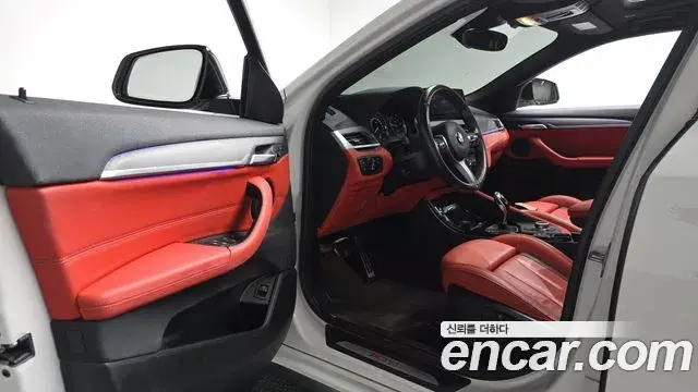 BMW X2 2022 — Фото 10/20
