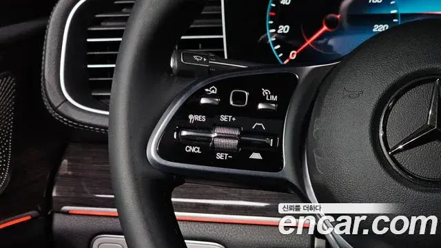 Mercedes-Benz GLE-Class 2023 — Фото 18/20