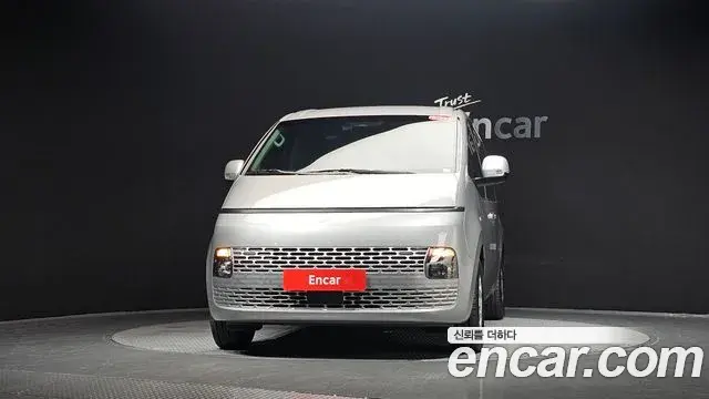 Hyundai Staria 2024 — Фото 3/20