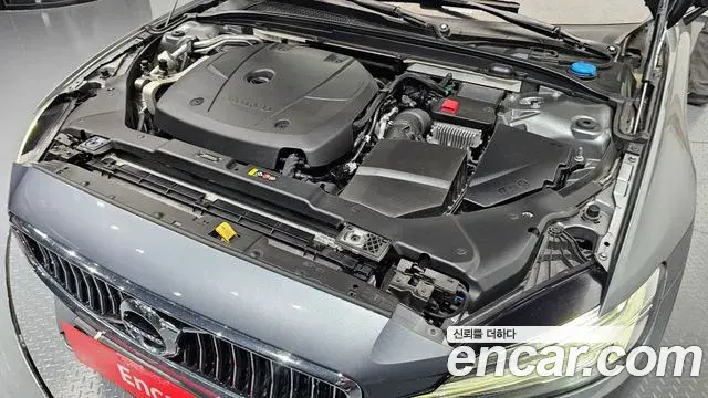 Volvo S60 2019 — Photo 32/37