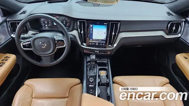 Volvo S60 2019 — Photo 2/37