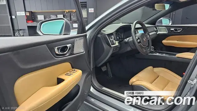Volvo S60 2019 — Photo 21/37