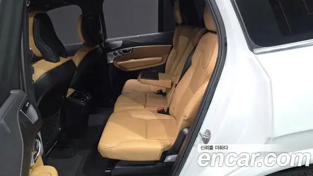 Volvo XC90 2023 — Фото 12/20