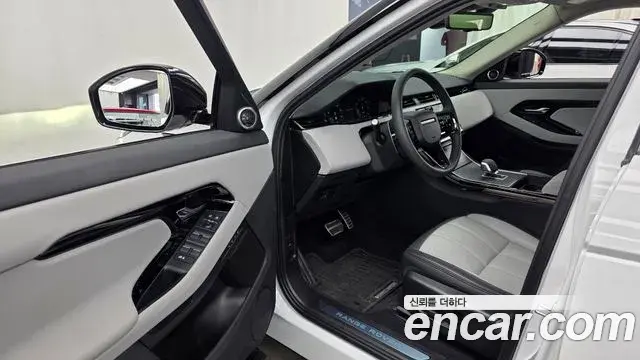 Land Rover Range Rover Evoque 2025 — ფოტო 1/31