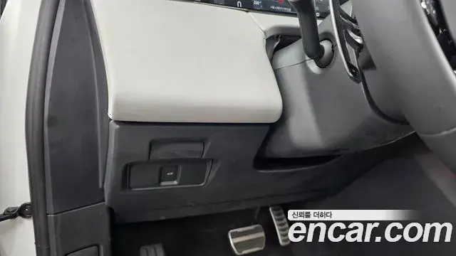 Land Rover Range Rover Evoque 2025 — ფოტო 13/31
