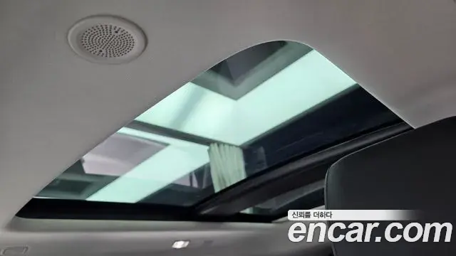 Land Rover Range Rover Evoque 2025 — ფოტო 8/31