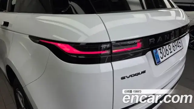 Land Rover Range Rover Evoque 2025 — ფოტო 24/31
