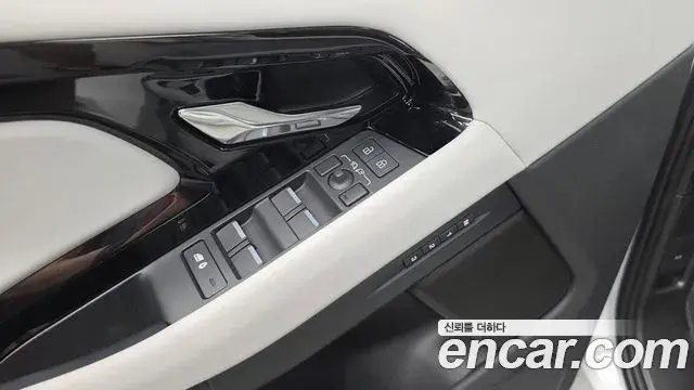 Land Rover Range Rover Evoque 2025 — ფოტო 12/31