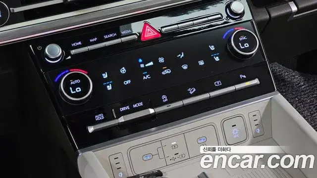 Hyundai Santa Fe 2025 — Фото 18/20