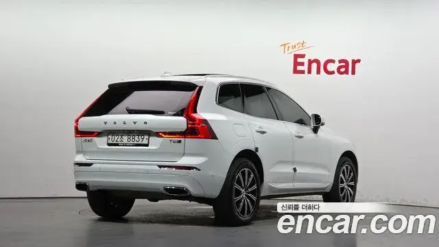 Volvo XC60 2019 — Фото 2/20