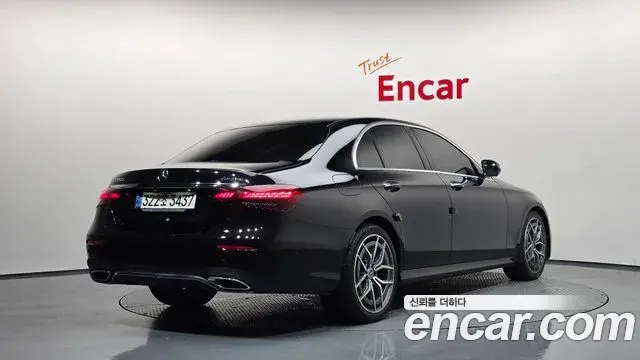 Mercedes-Benz E-Class 2021 — Фото 2/20
