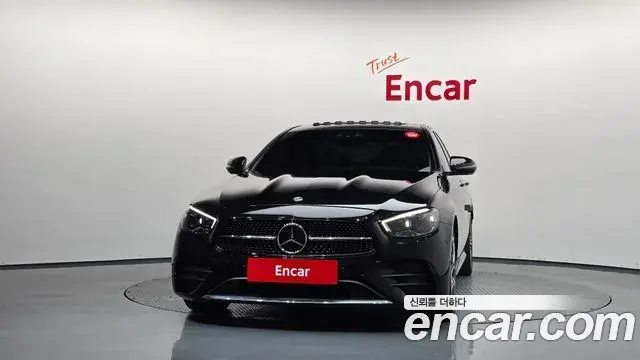 Mercedes-Benz E-Class 2021 — Фото 3/20