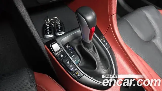 Hyundai Veloster 2018 — Фото 9/20