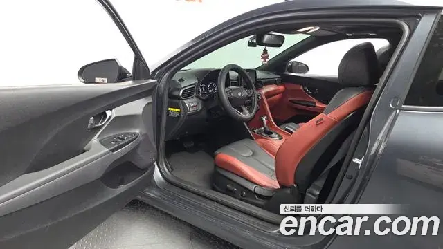 Hyundai Veloster 2018 — Фото 10/20