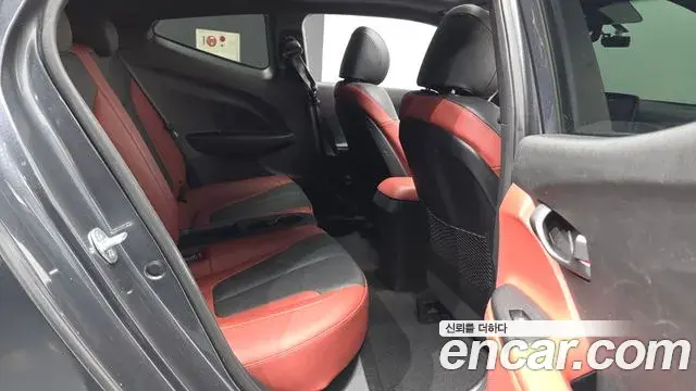 Hyundai Veloster 2018 — Фото 12/20