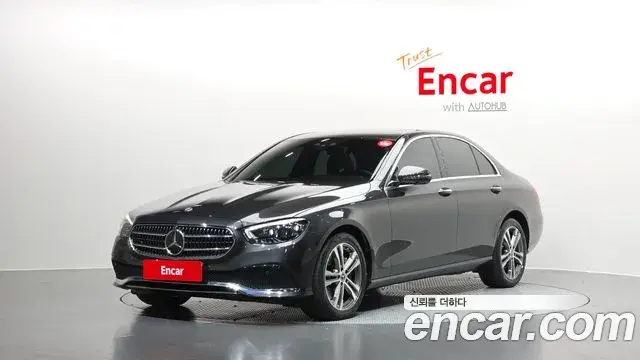 Mercedes-Benz E-Class 2022 — Фото 1/20