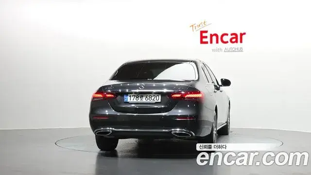 Mercedes-Benz E-Class 2022 — Фото 4/20