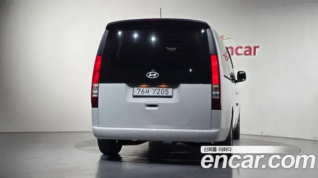 Hyundai Staria 2024 — Фото 4/20