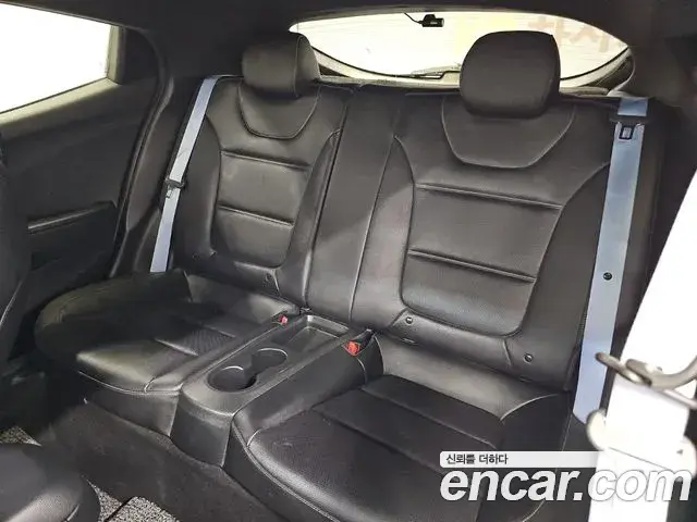 Hyundai Veloster 2020 — Фото 15/19