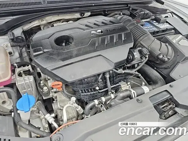 Hyundai Veloster 2020 — Фото 18/19