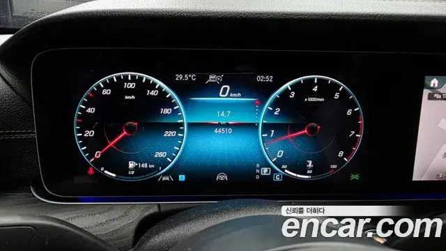 Mercedes-Benz E-Class 2023 — Фото 8/20