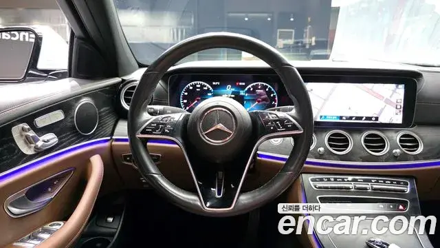 Mercedes-Benz E-Class 2023 — Фото 14/20