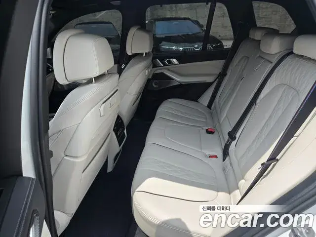 BMW X5 2025 — Фото 16/18