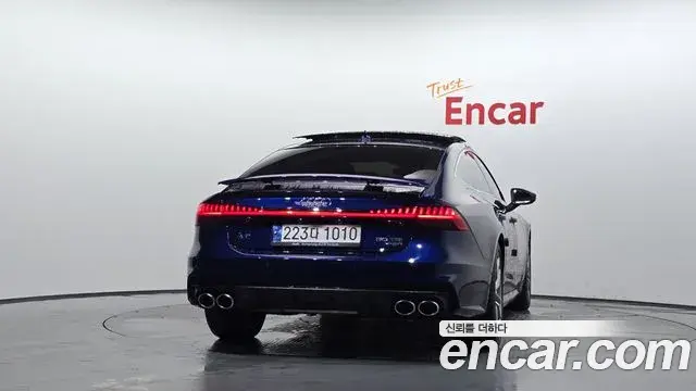 Audi A7 2020 — Фото 4/20