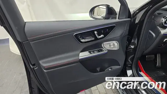 Mercedes-Benz GLC-Class 2025 — ფოტო 29/32