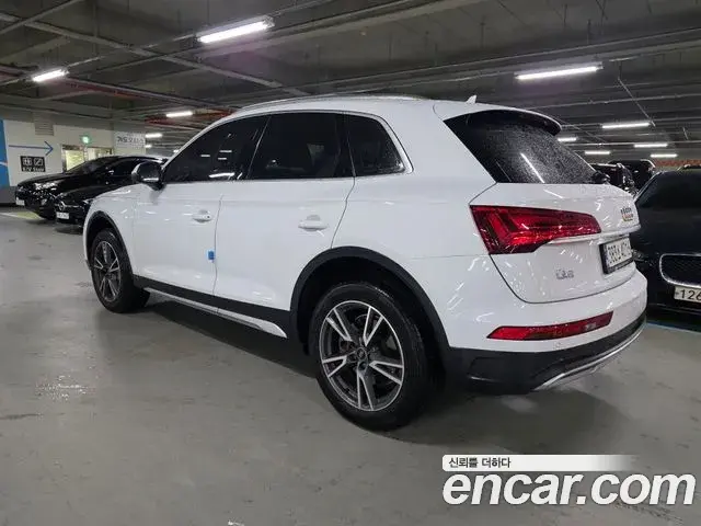 Audi Q5 2021 — Фото 3/18