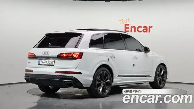Audi Q7 2025 — Фото 2/20