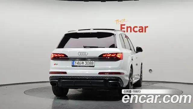 Audi Q7 2025 — Фото 4/20