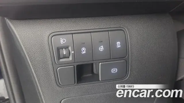 Hyundai Staria 2023 — Фото 13/20