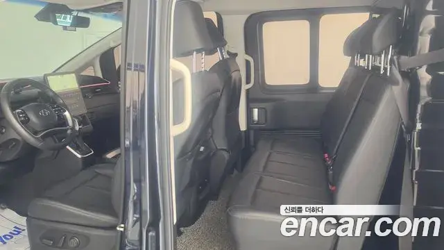 Hyundai Staria 2023 — Фото 17/20
