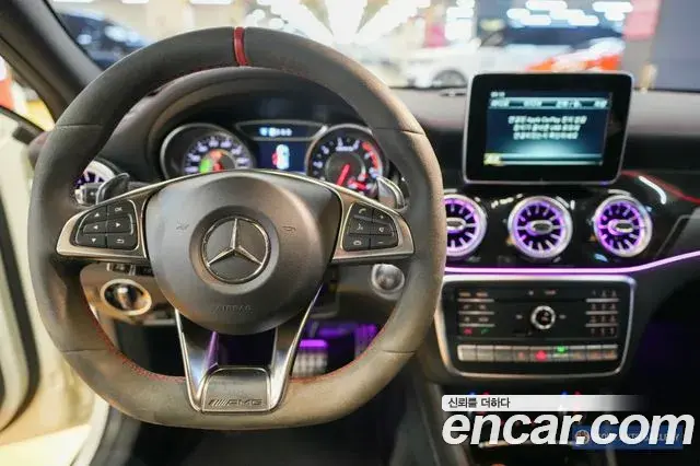 Mercedes-Benz GLA-Class 2018 — Фото 12/20