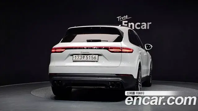 Porsche Cayenne 2020 — Фото 3/20