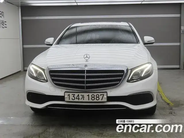Mercedes-Benz E-Class 2019 — Фото 1/18