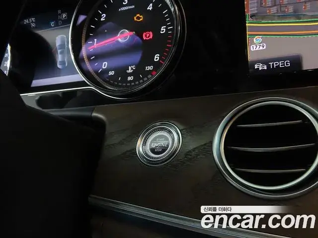 Mercedes-Benz E-Class 2019 — Фото 12/18
