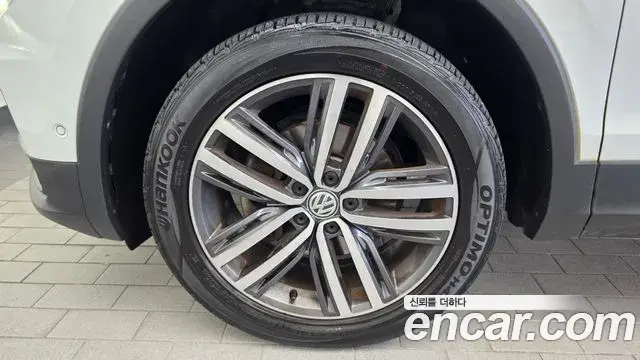 Volkswagen Tiguan Allspace 2020 — Photo 2/20