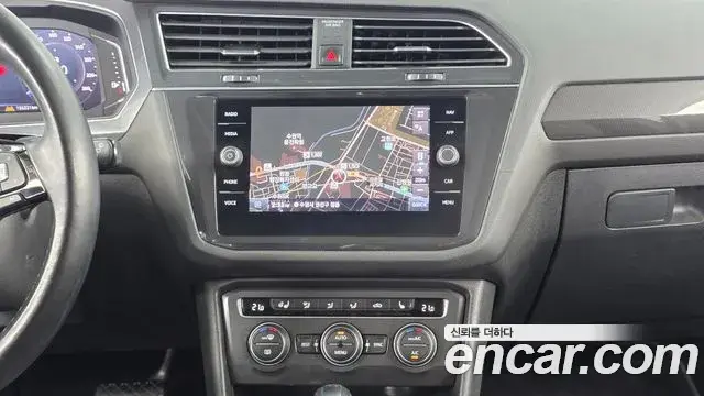 Volkswagen Tiguan Allspace 2020 — Photo 18/20