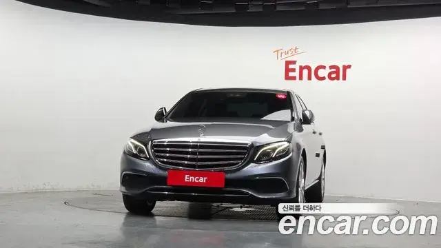 Mercedes-Benz E-Class 2018 — Фото 2/20