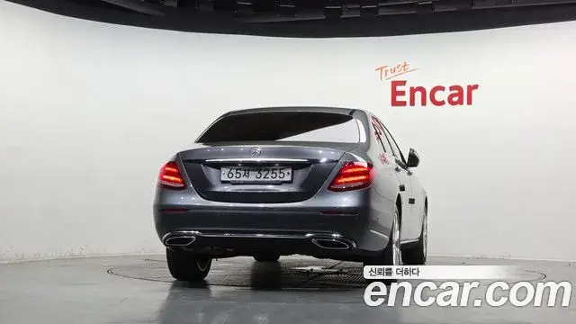 Mercedes-Benz E-Class 2018 — Фото 3/20