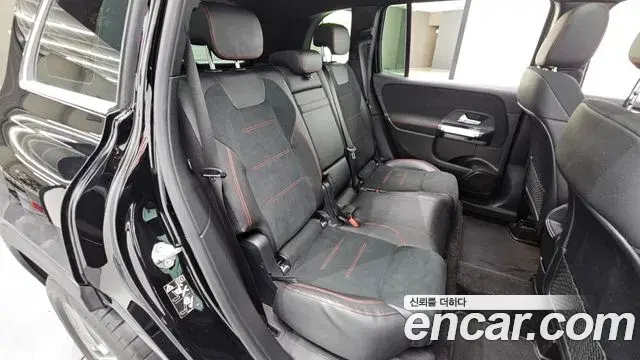 Mercedes-Benz GLB-Class 2020 — Фото 10/20